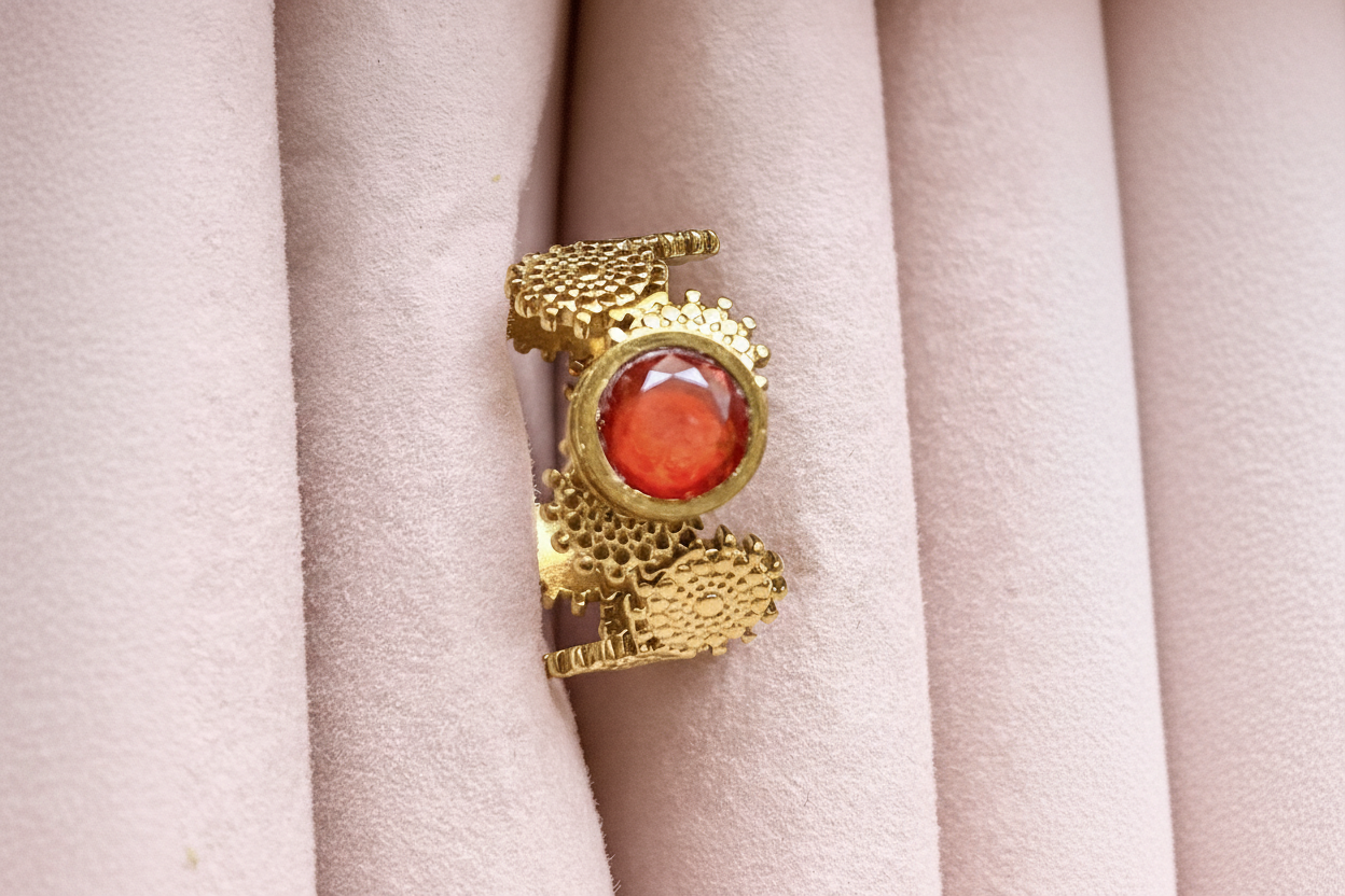 Bague cornaline — fond rose poudré