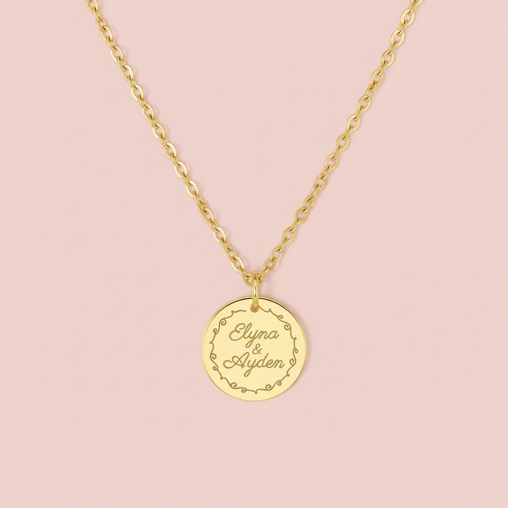 Collier deux prénoms fond rose poudré
