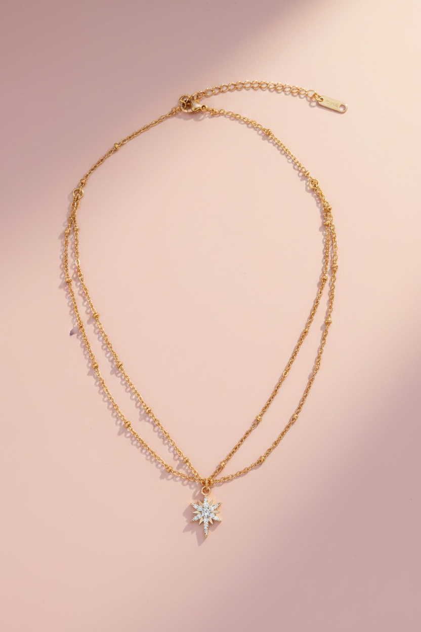 Collier double chaîne fond rose lumière équilibrée