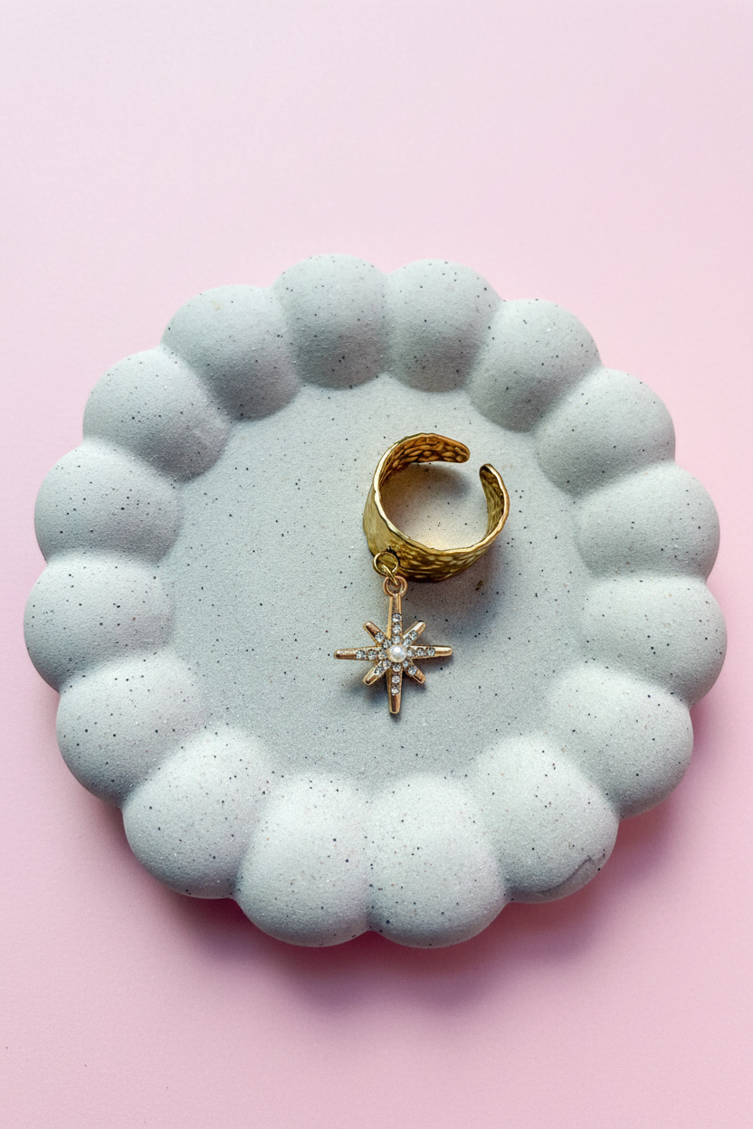 Collier soleil fond rose poudré